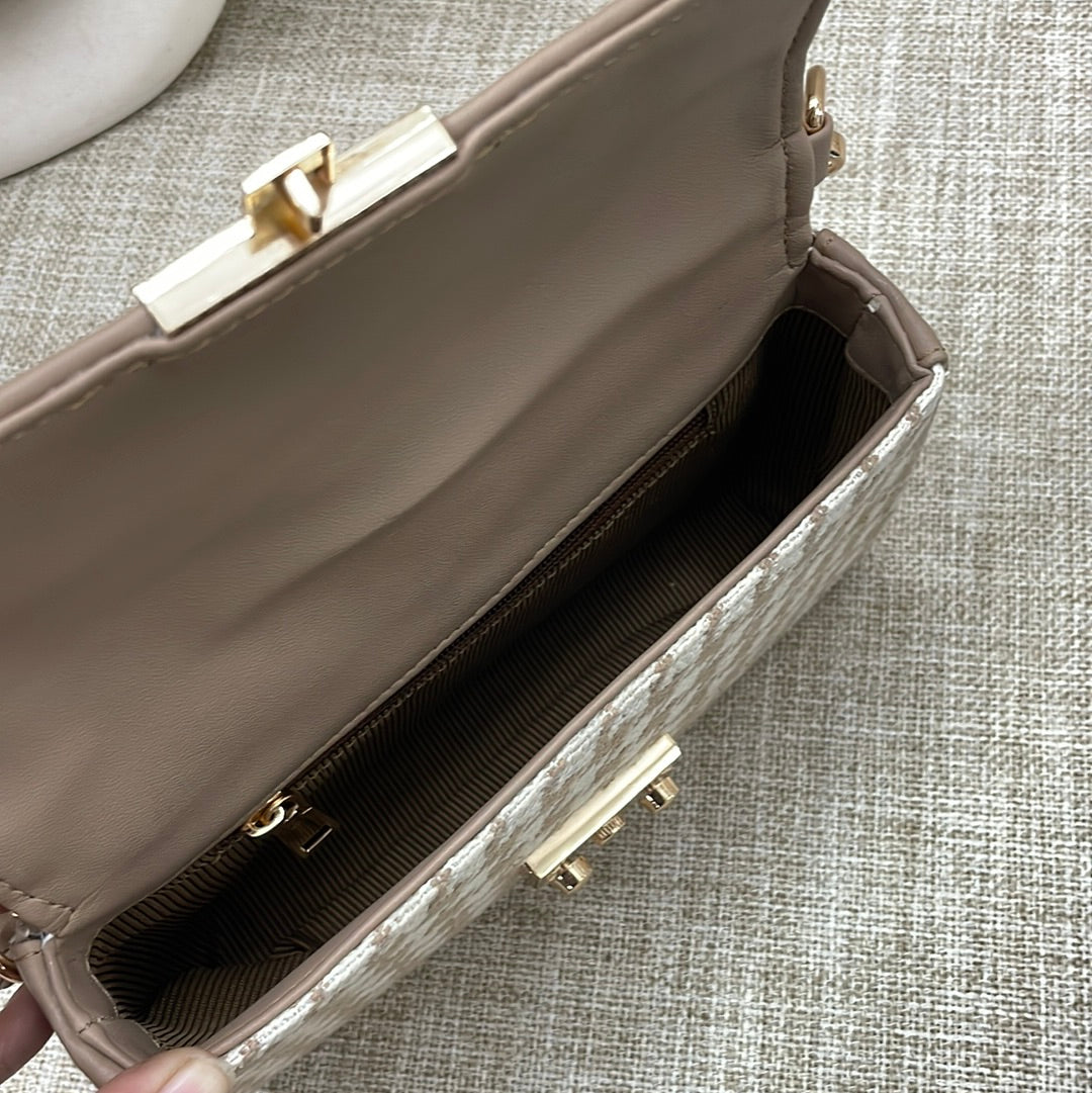 Bella in Nutty Beige