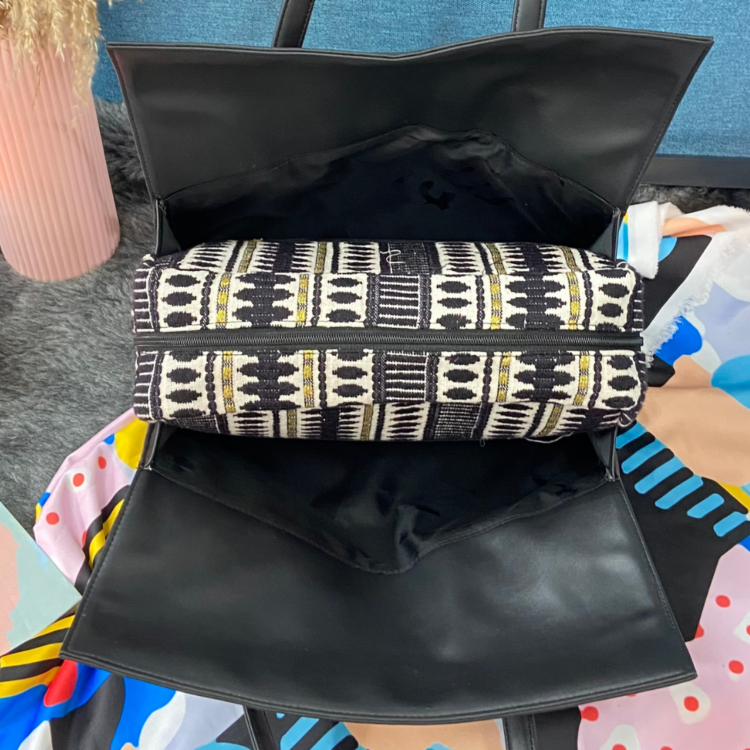 Black Bullet Leera 14inch Bag.