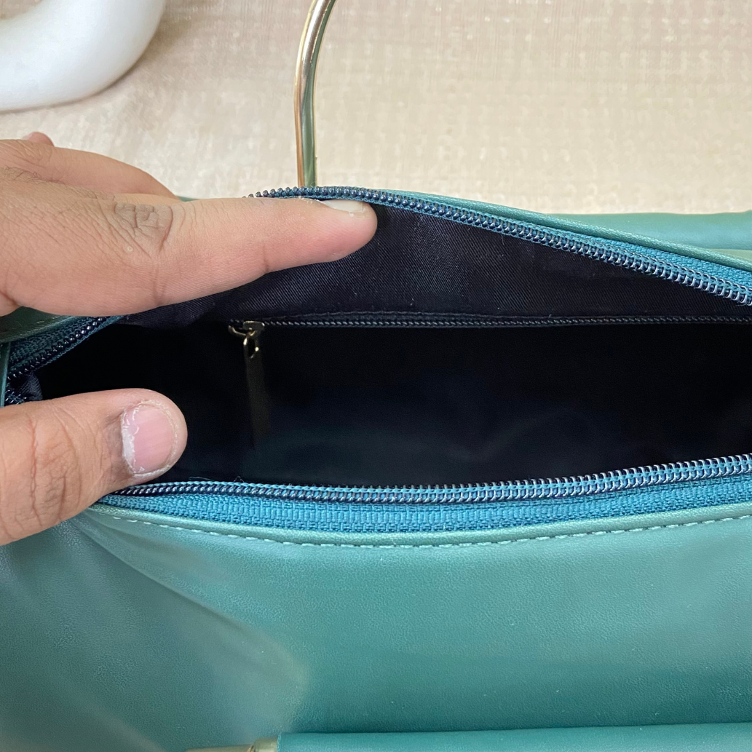 Bottle Green Barrel Bag Big.