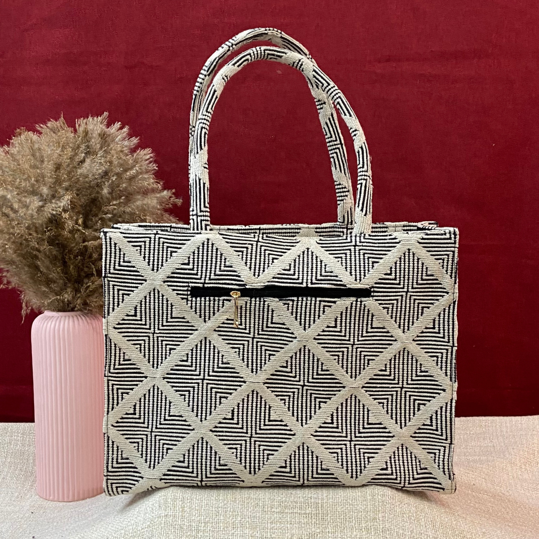 Emmy Black & White Big Diamond Design XL Tote Bag