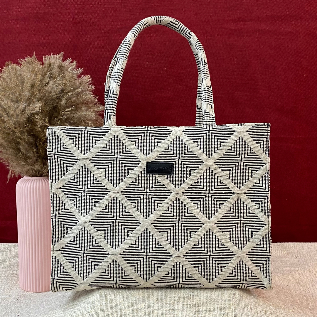 Emmy Black & White Big Diamond Design XL Tote Bag