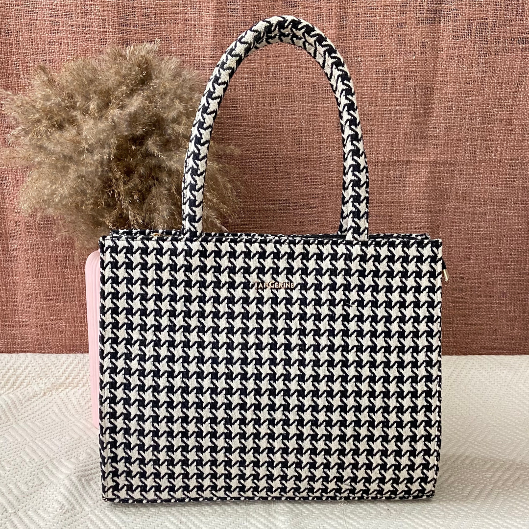 Emmy Black & White Vintage Small Print XL Tote Bag