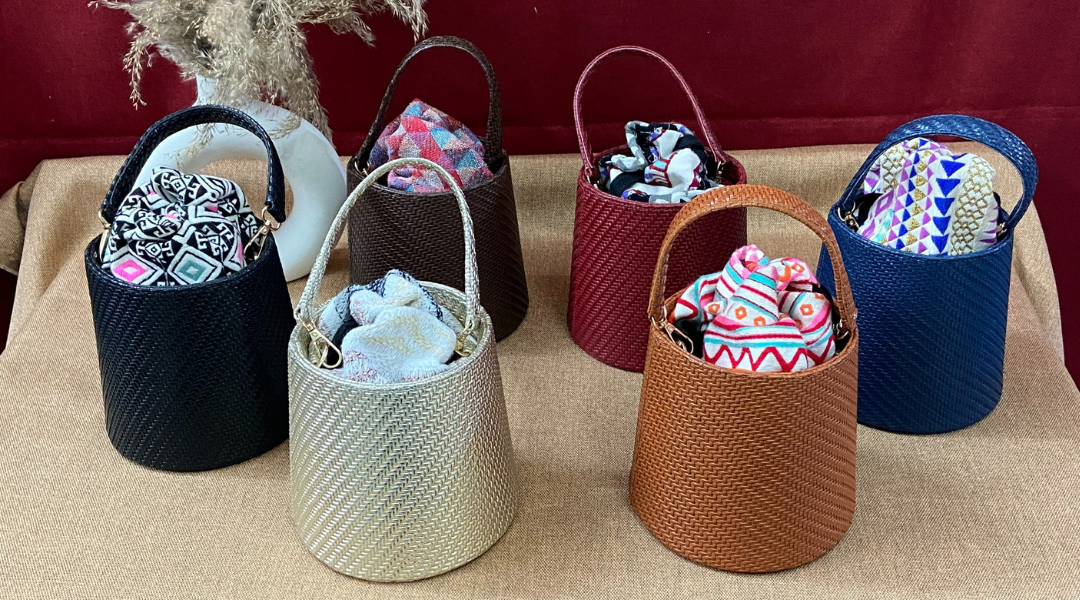 BUCKET BAG CUM SLING