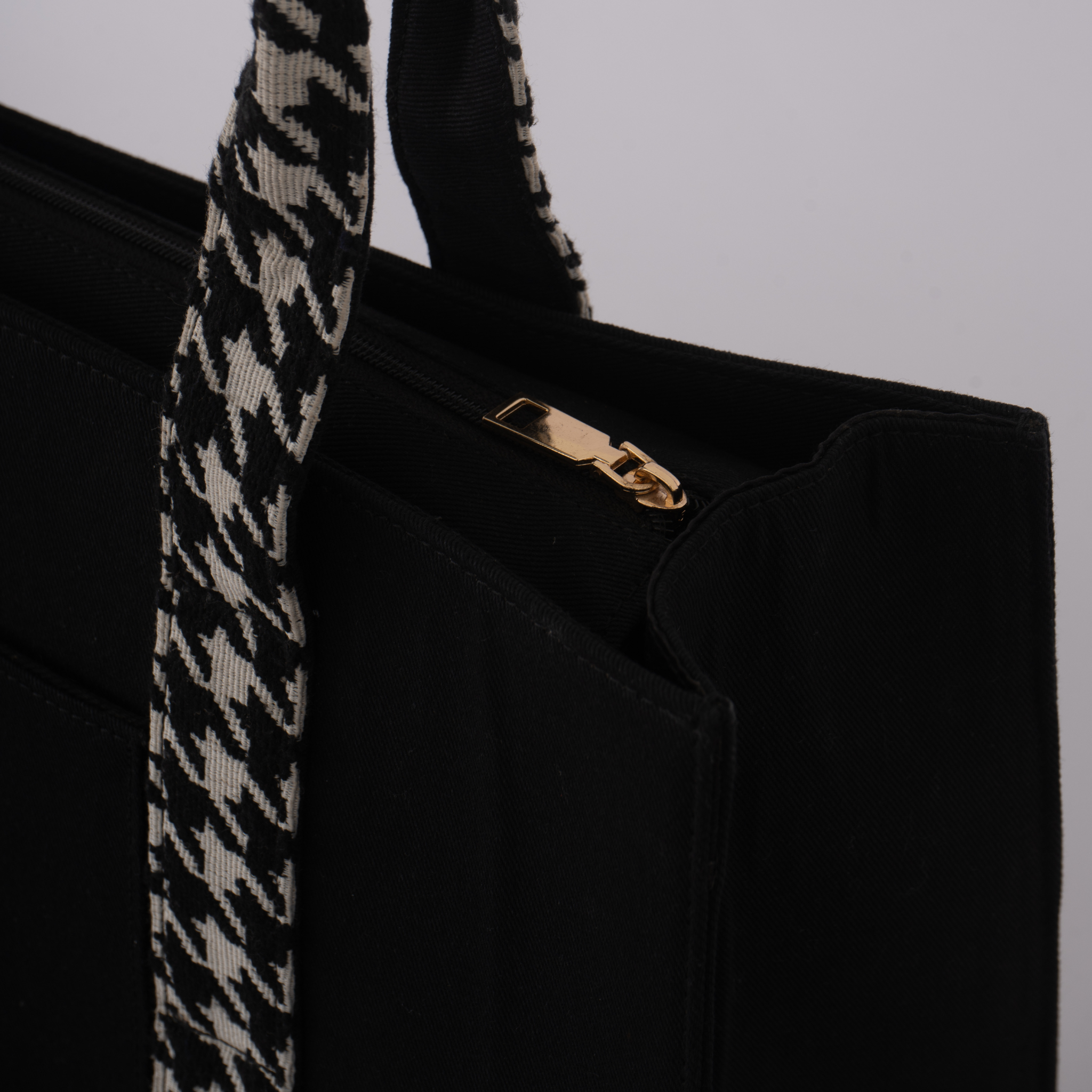 New Emmy Tote Bag 16Inch - In Black