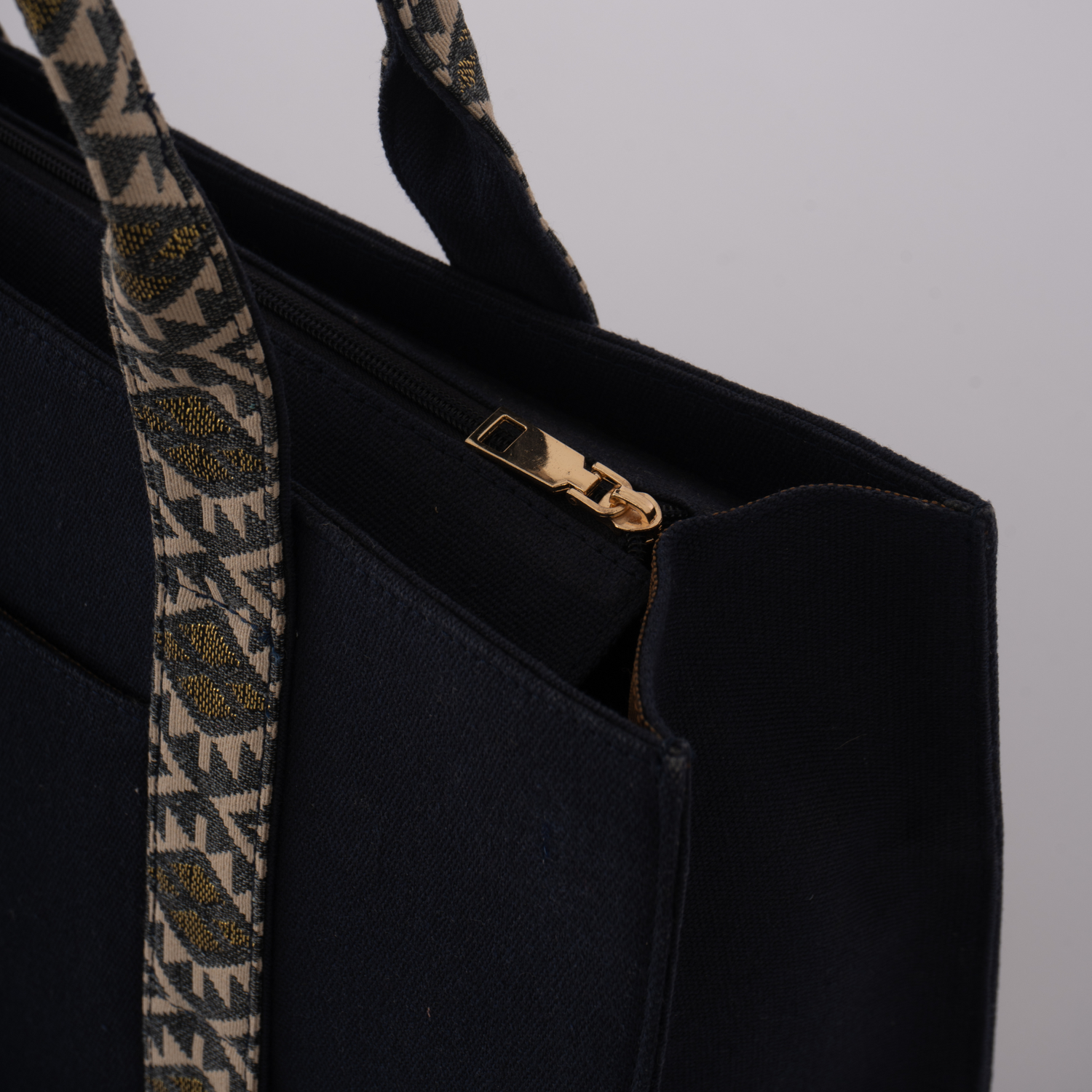 New Emmy Tote Bag 14Inch - In Black Diamond