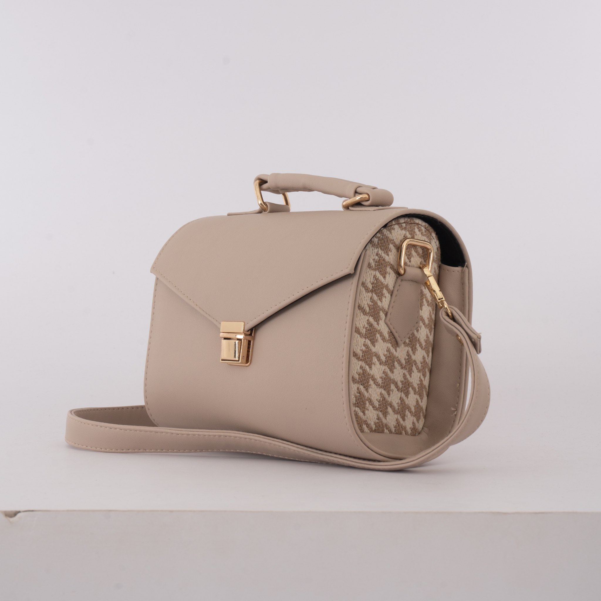 Pretty Little Box - Sling In Beige