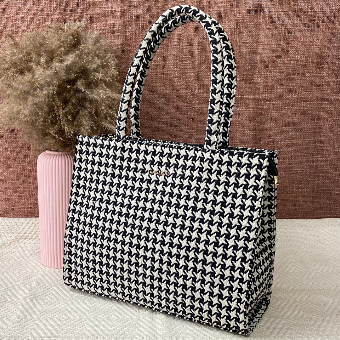 Emmy Black & White Vintage Small Print XL Tote Bag